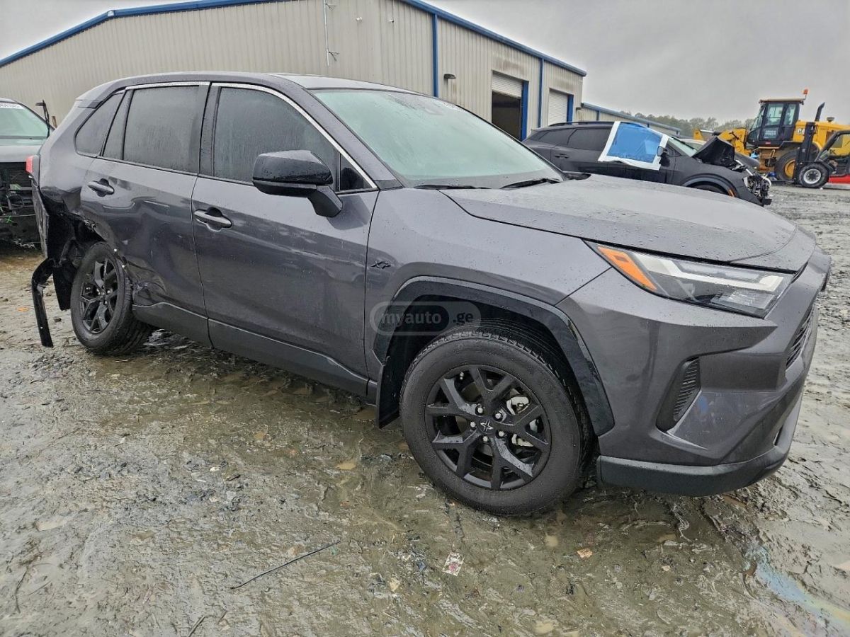 Toyota RAV 4 - фото 3