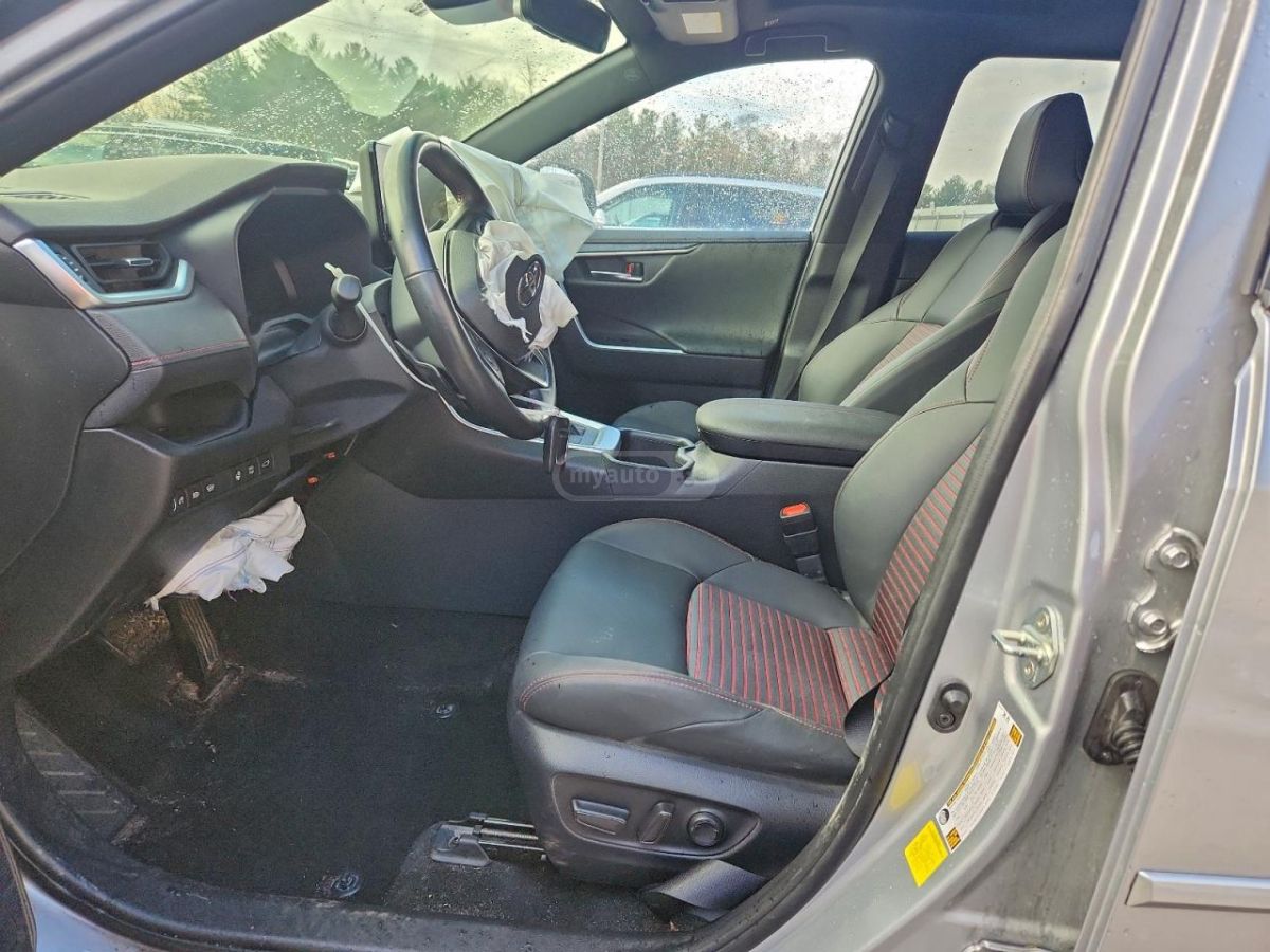 Toyota RAV 4 - фото 7