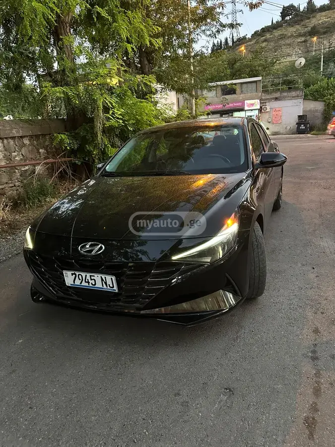 Hyundai Limited 4dr Sedan CVT 2023