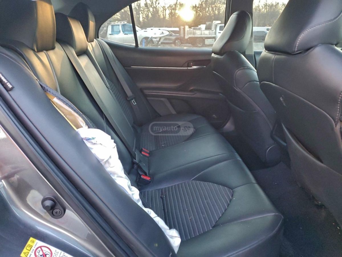 Toyota Camry - фото 9