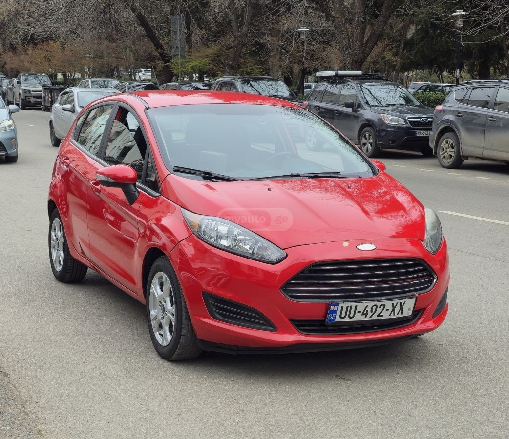 Ford Focus - фото 1