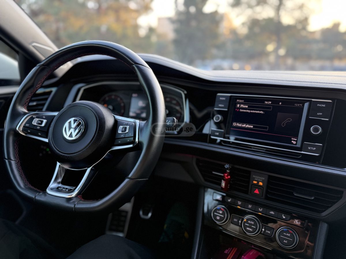 Volkswagen Jetta - фото 11