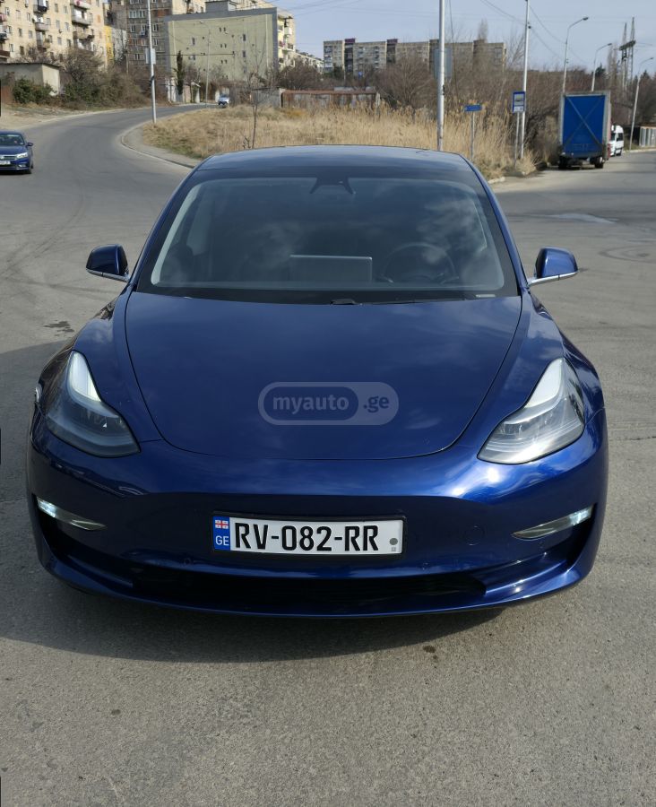 Tesla Model 3 - фото 1