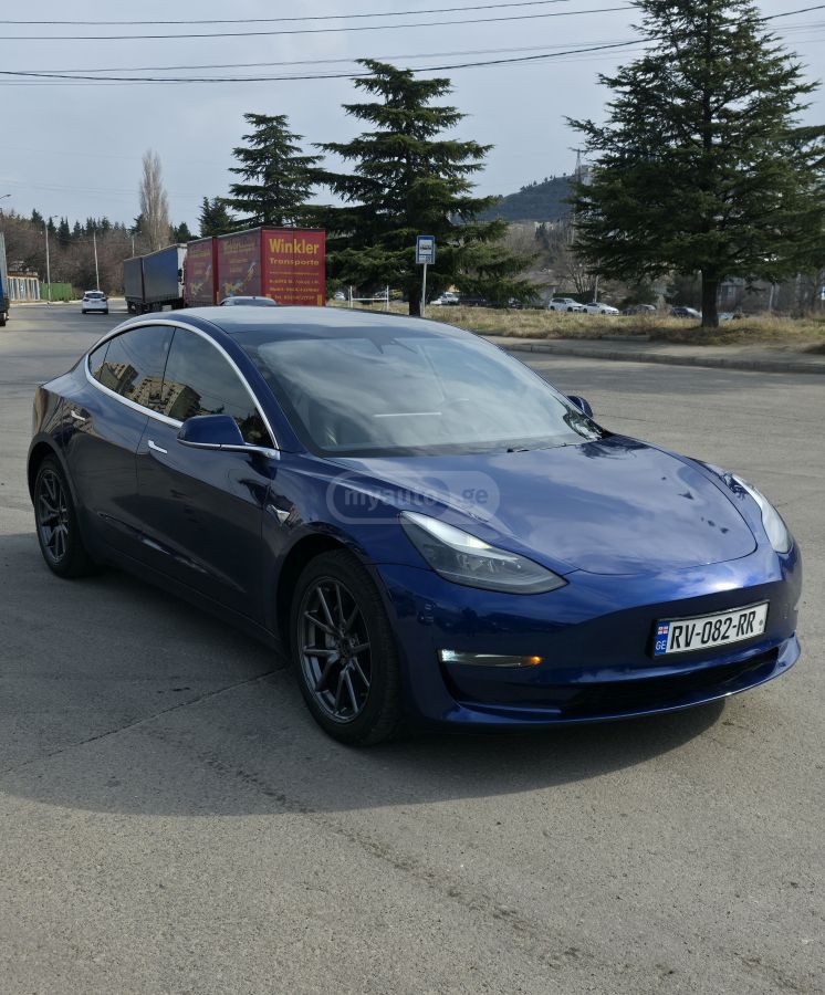 Tesla Model 3 - фото 2
