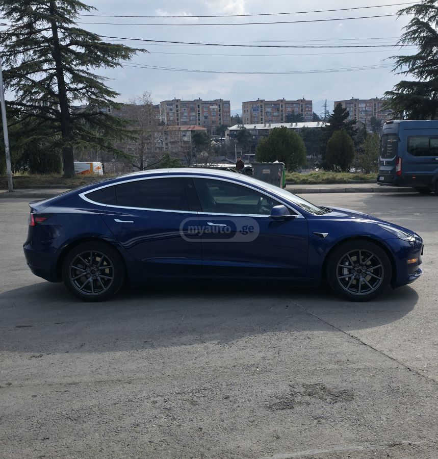 Tesla Model 3 - фото 3
