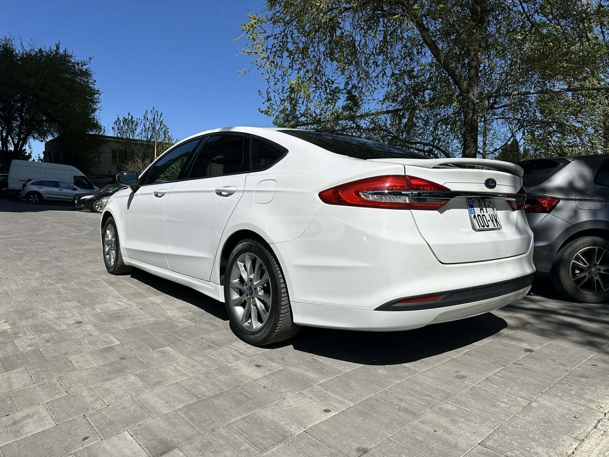 Ford Fusion - фото 1