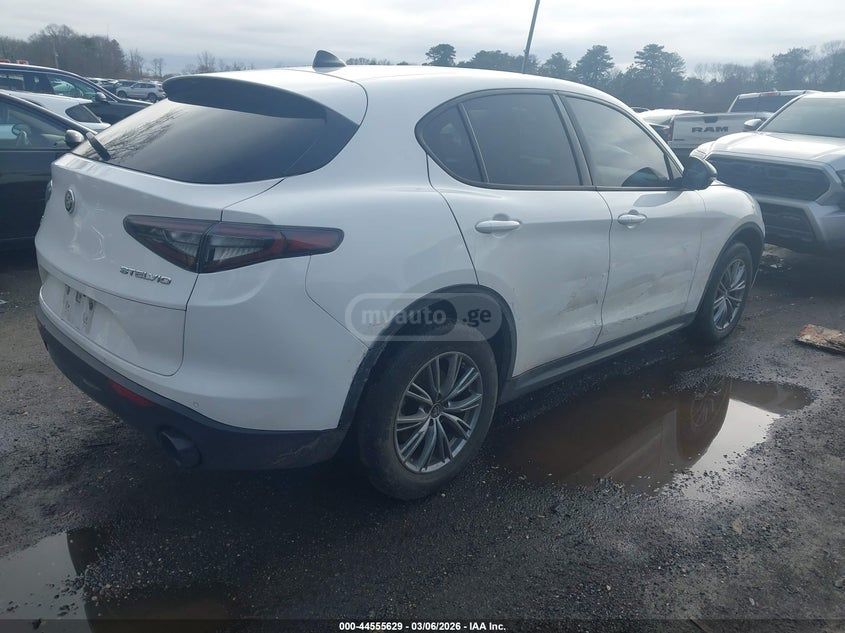 Alfa Romeo Stelvio 2024 — миниатюра 4