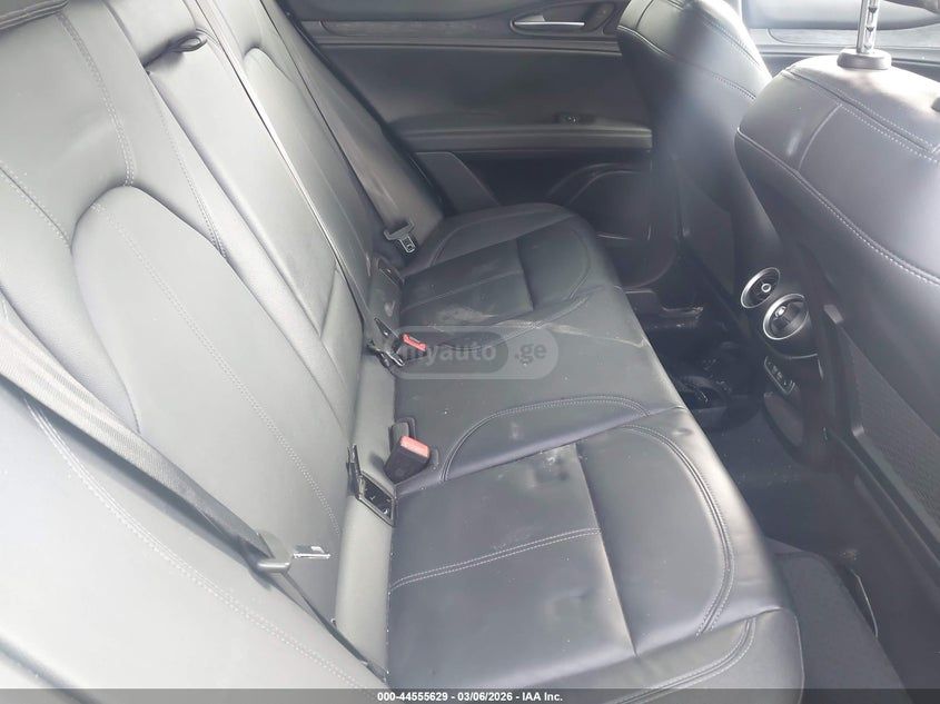 Alfa Romeo Stelvio 2024 — миниатюра 8