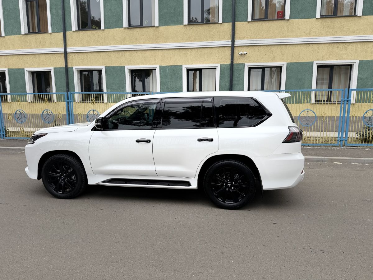 Lexus LX 450 - фото 12