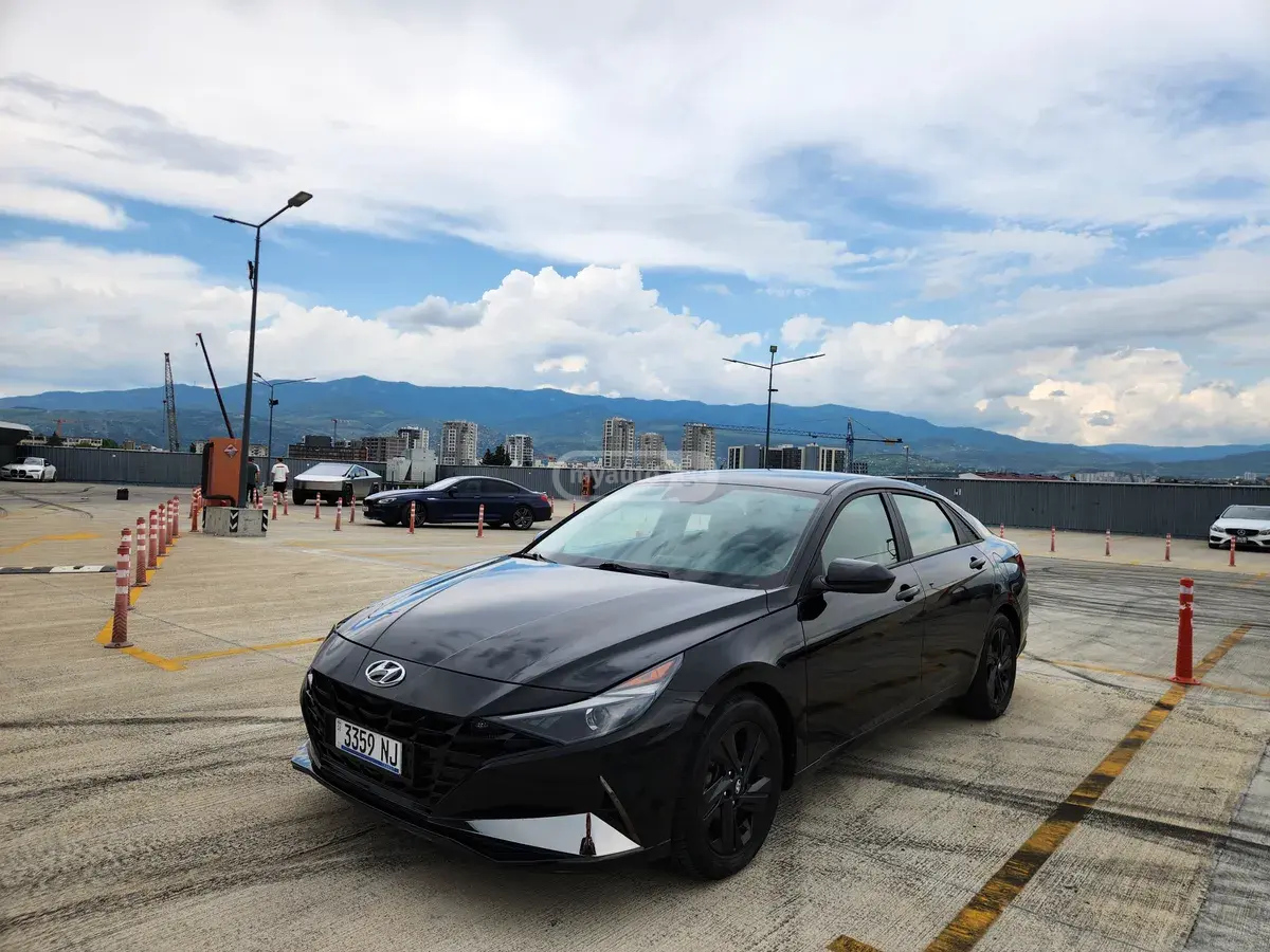 نمای دیگر Hyundai SEL 4dr Sedan 2022