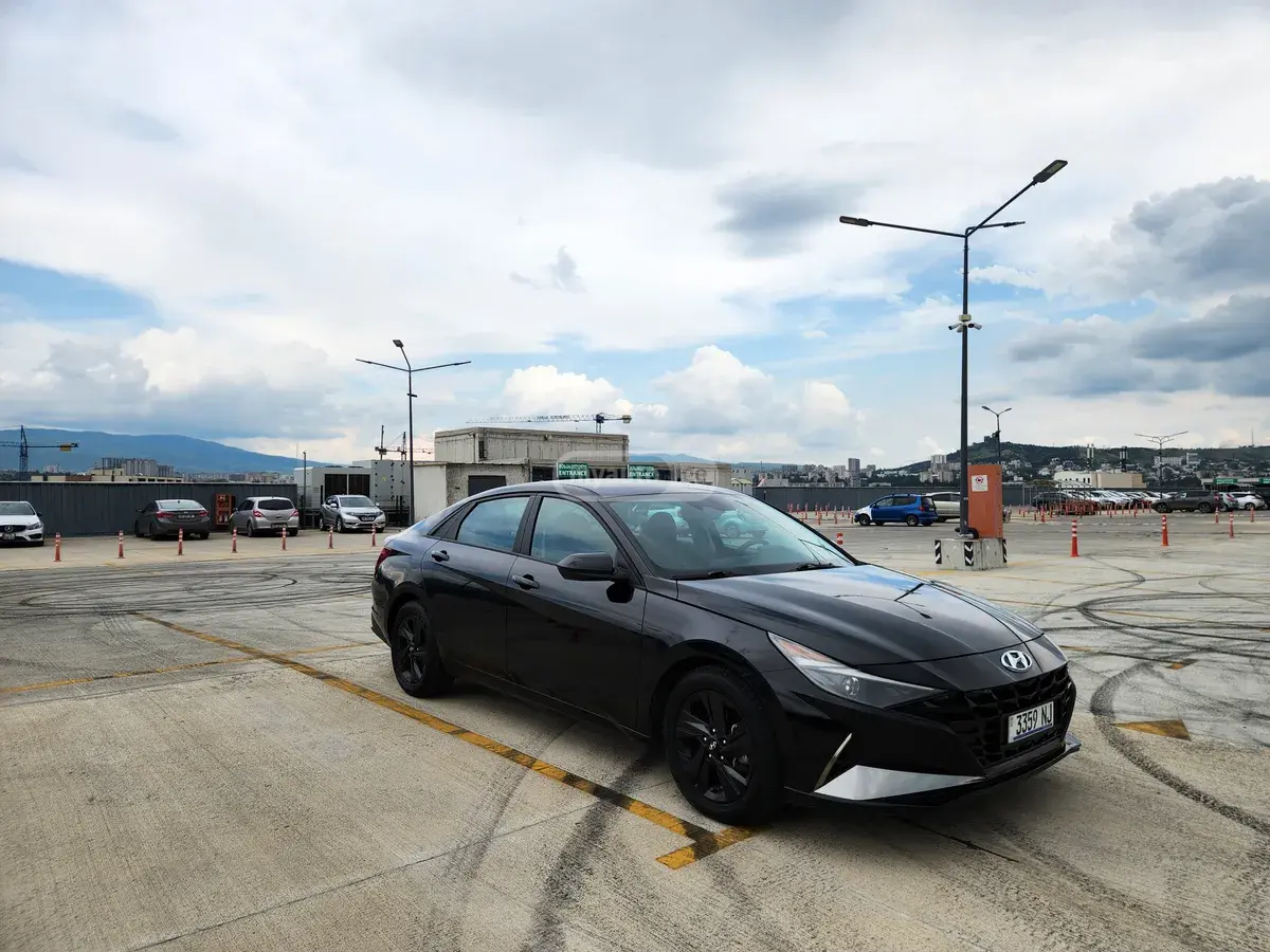 نمای دیگر Hyundai SEL 4dr Sedan 2022