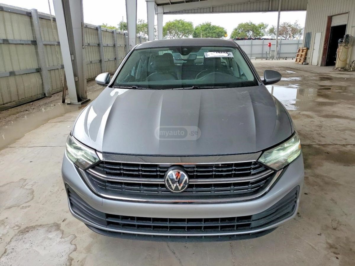 Volkswagen Jetta - фото 2