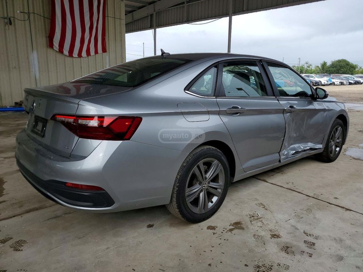 Volkswagen Jetta - фото 3