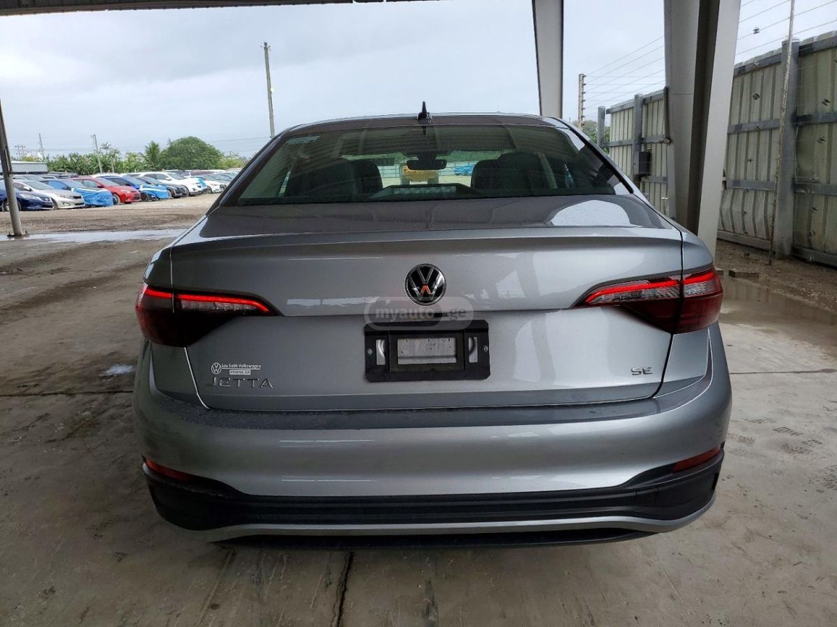 Volkswagen Jetta - фото 6