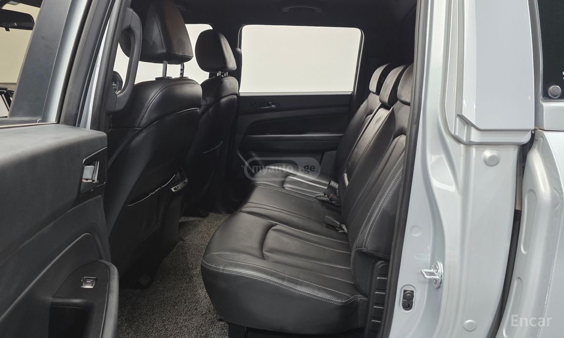 Ssangyong Rexton - фото 11