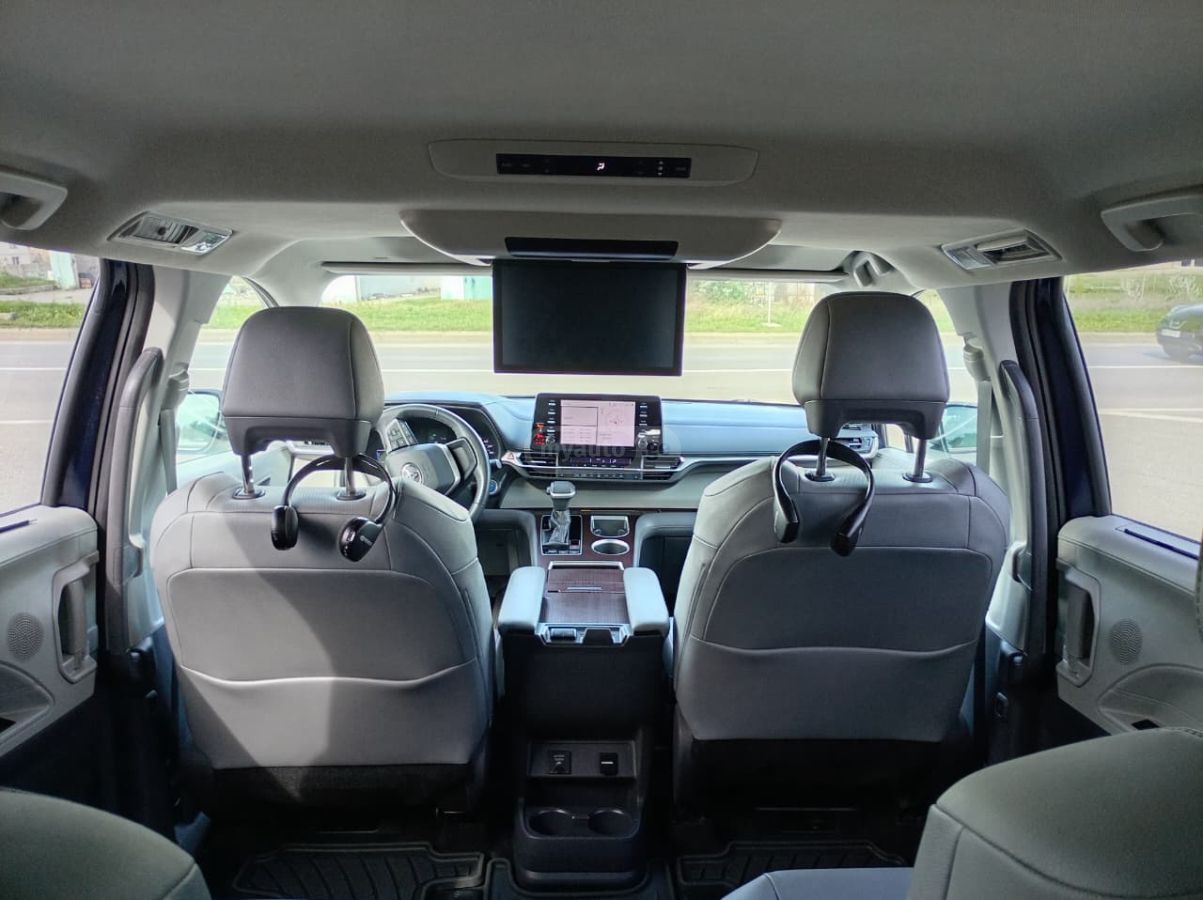 Toyota Sienna - фото 13