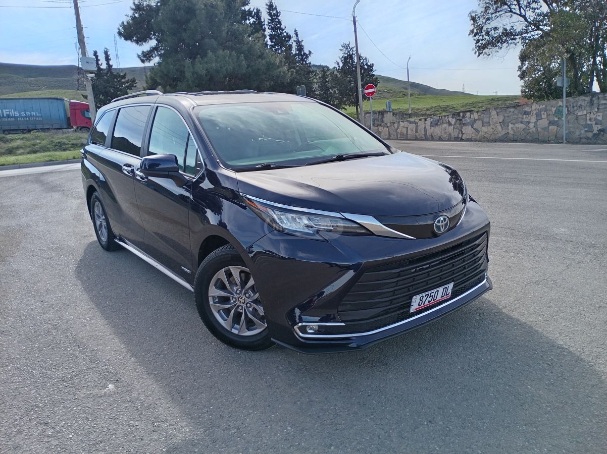 Toyota Sienna - фото 9