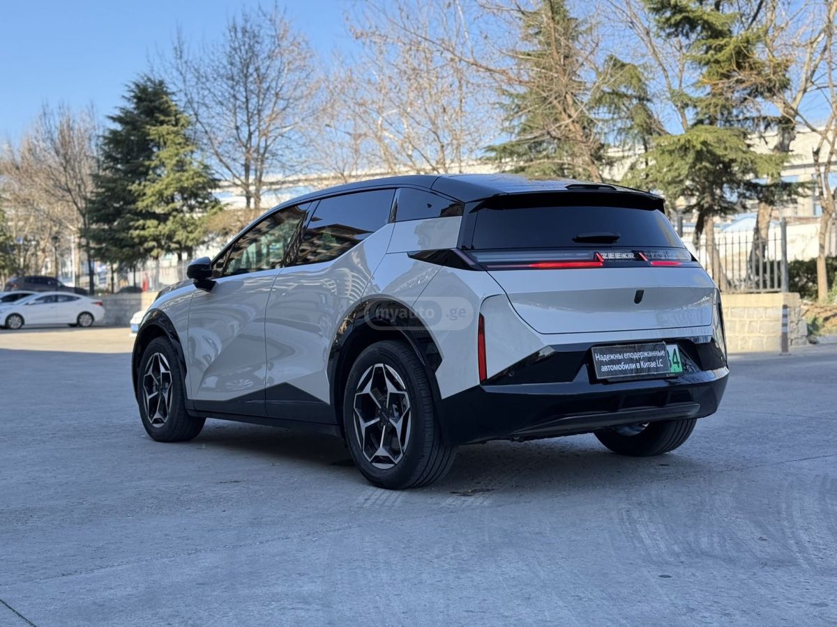 Zeekr X - фото 8