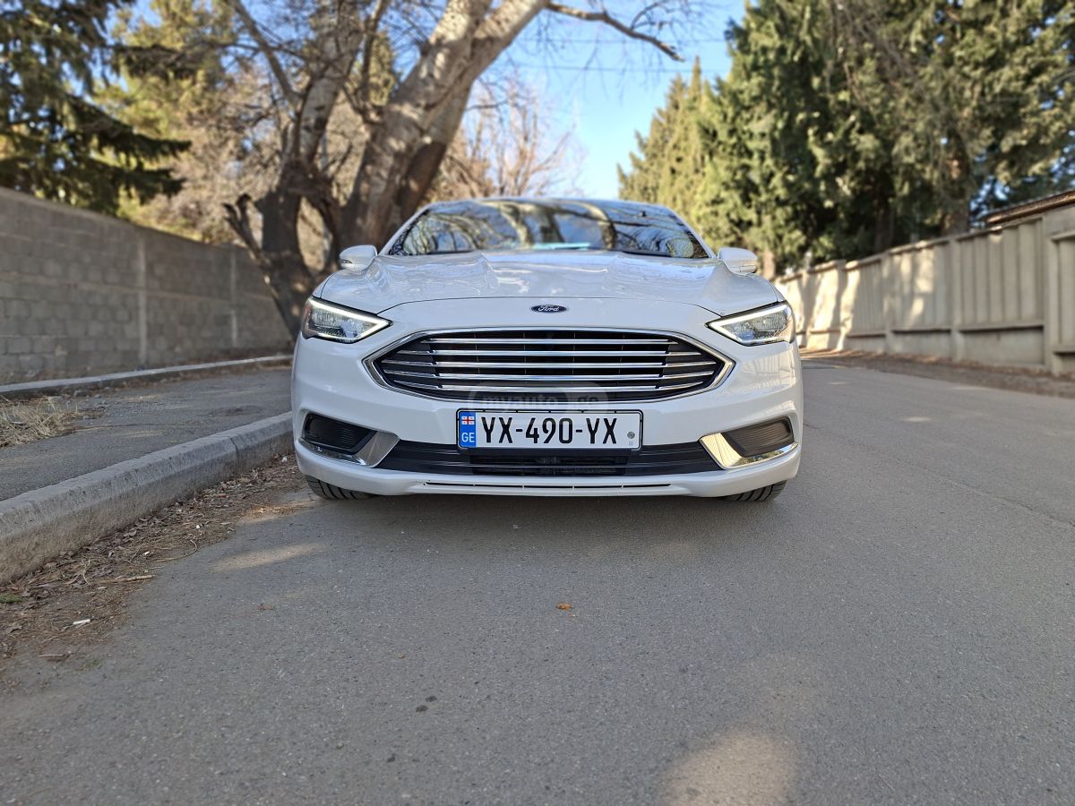 Ford Fusion - фото 1