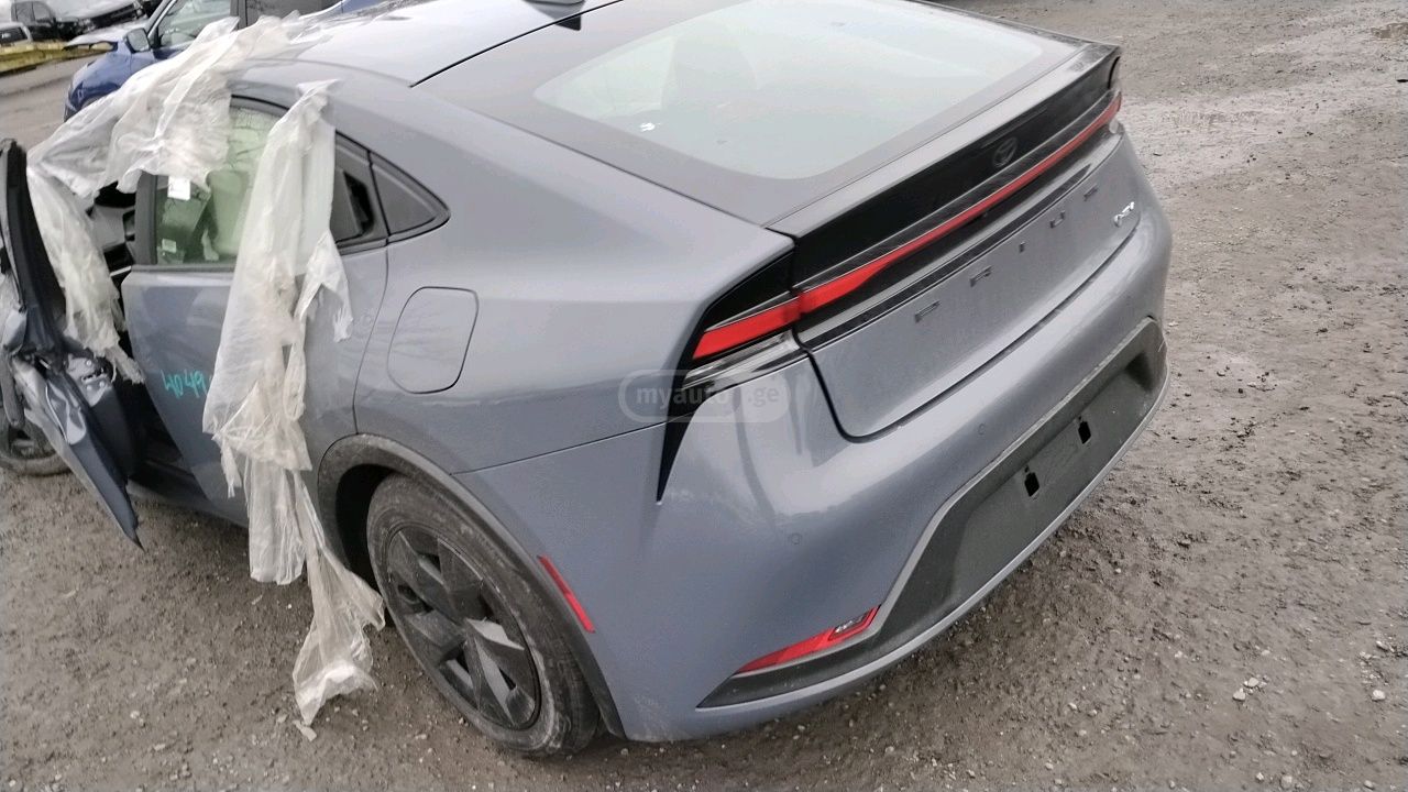 Toyota Prius - фото 12