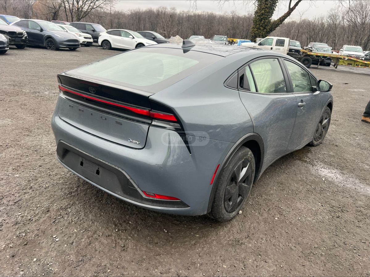 Toyota Prius - фото 7