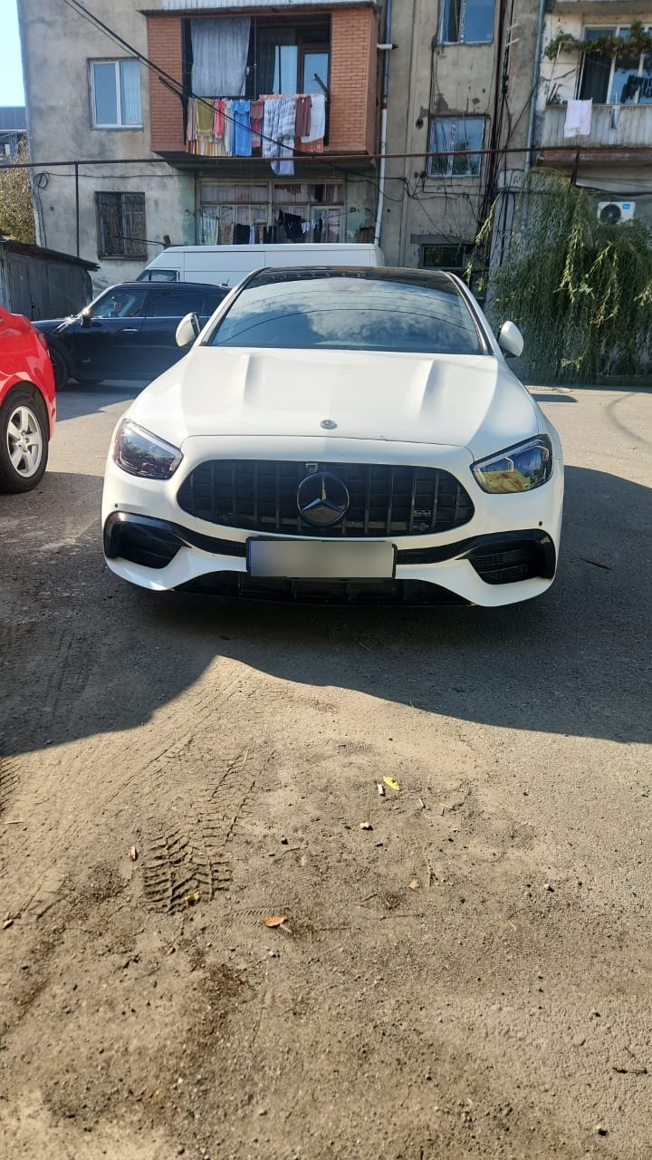 Mercedes-Benz E 300 - фото 1