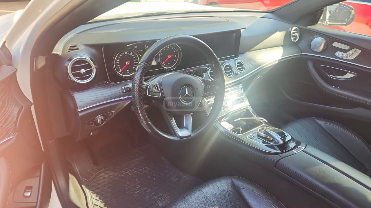 Mercedes-Benz E 300 - фото 5