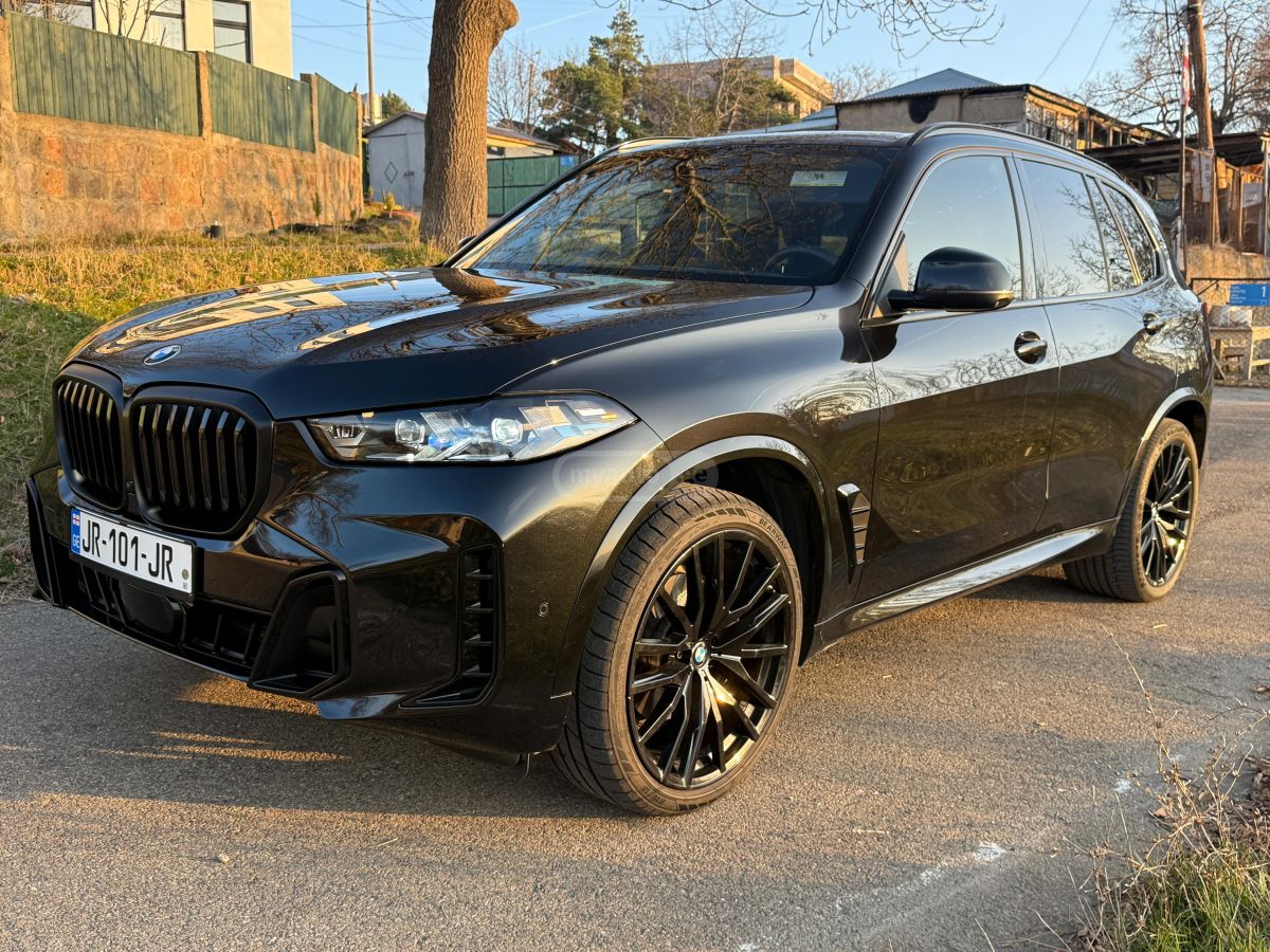 BMW X5 - фото 1