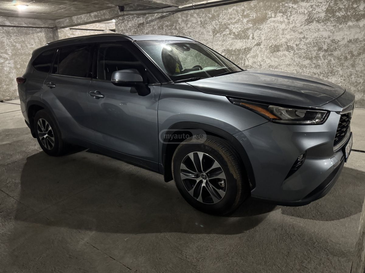 Toyota XLE 4dr All-Wheel Drive Automa — миниатюра 4