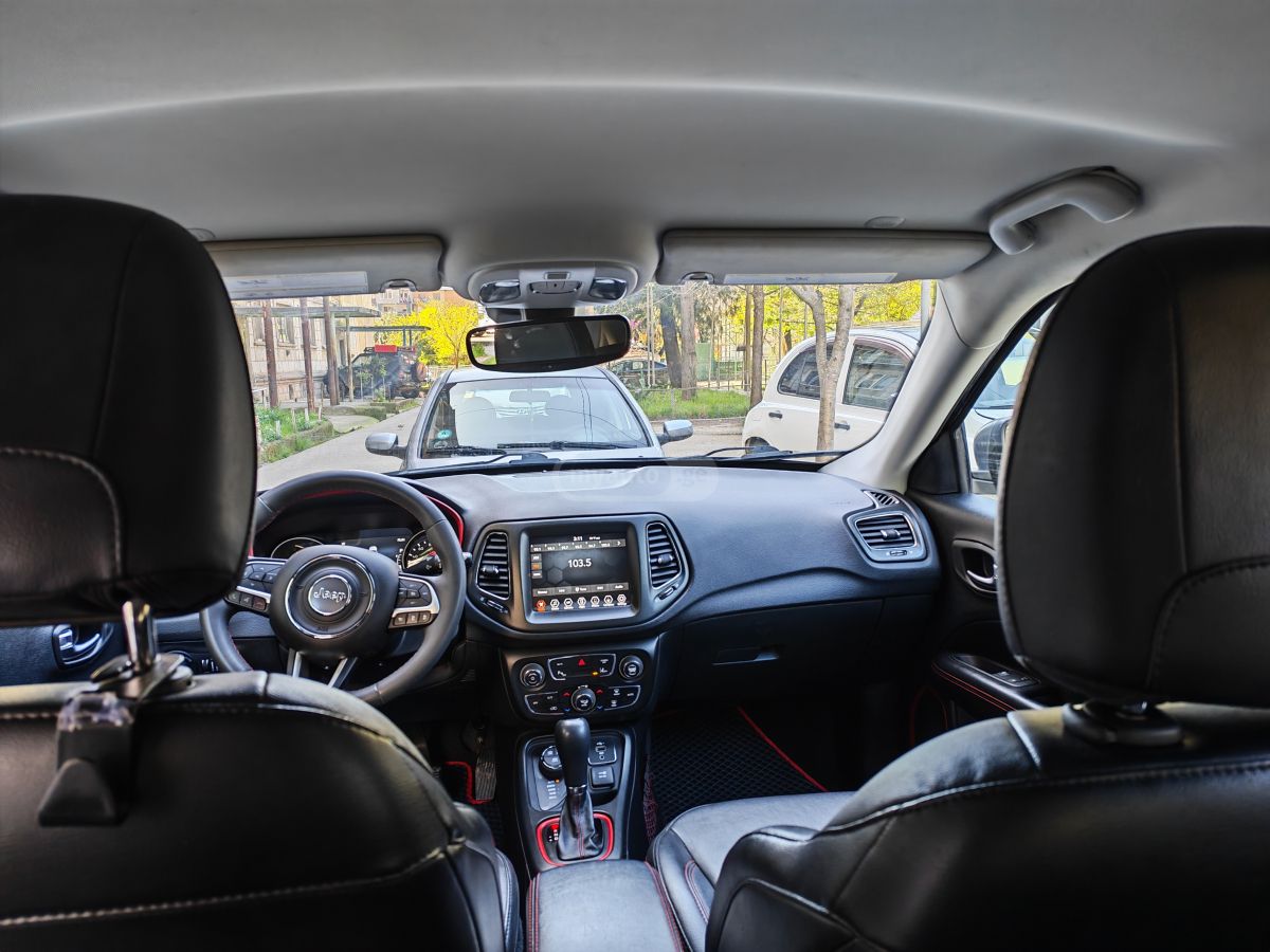 Jeep Compass - фото 12