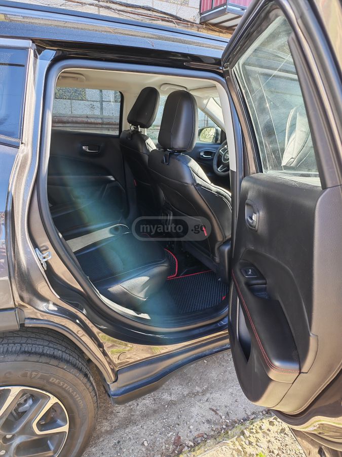 Jeep Compass - фото 14