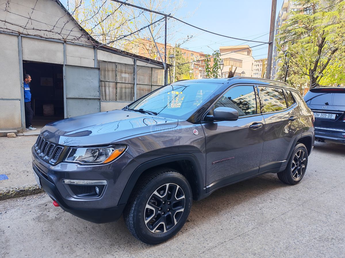 Jeep Compass - фото 2