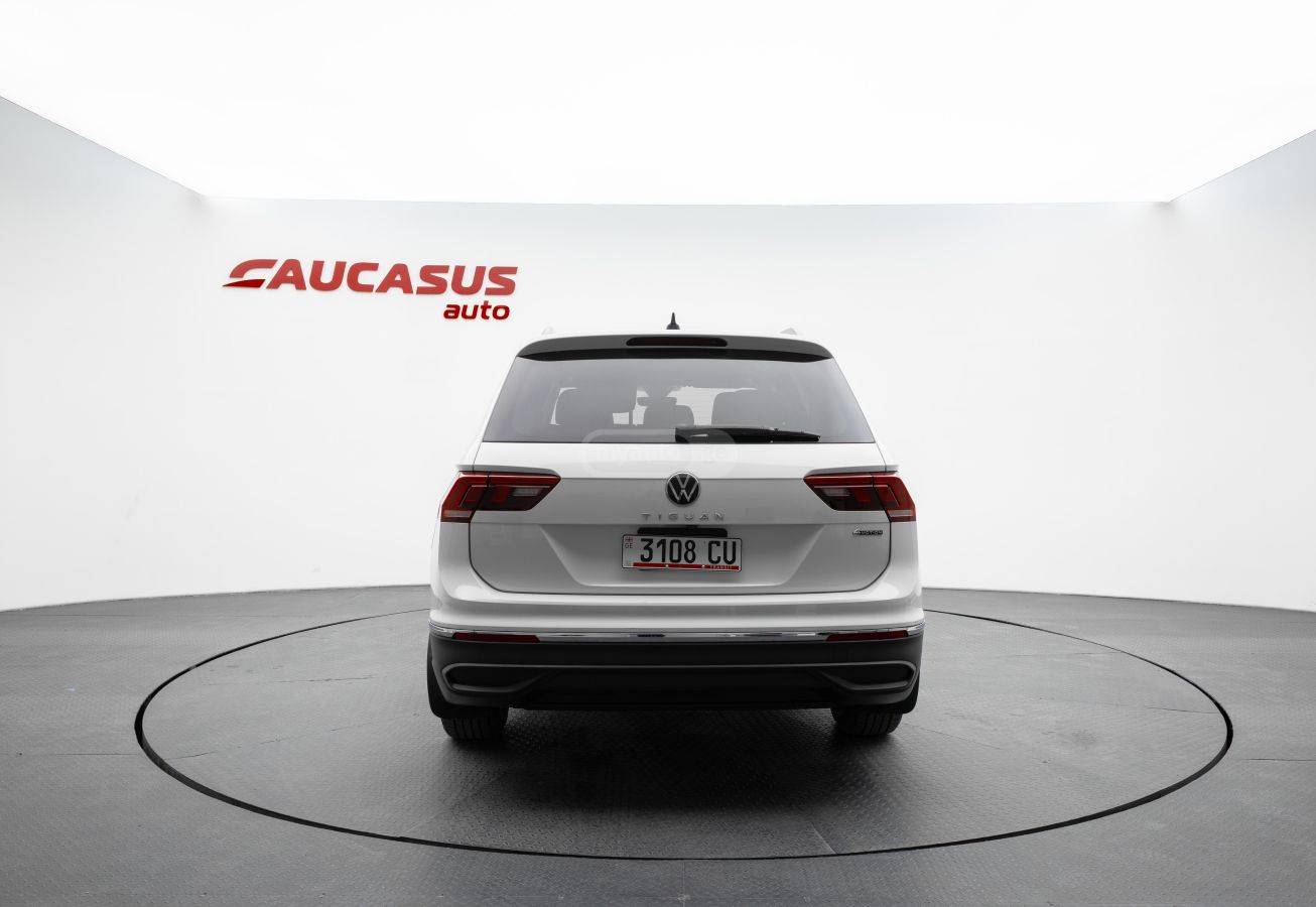 Volkswagen Tiguan - фото 5