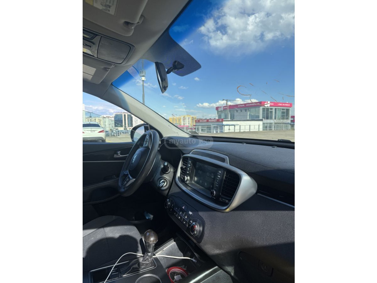 Kia Sorento - фото 7