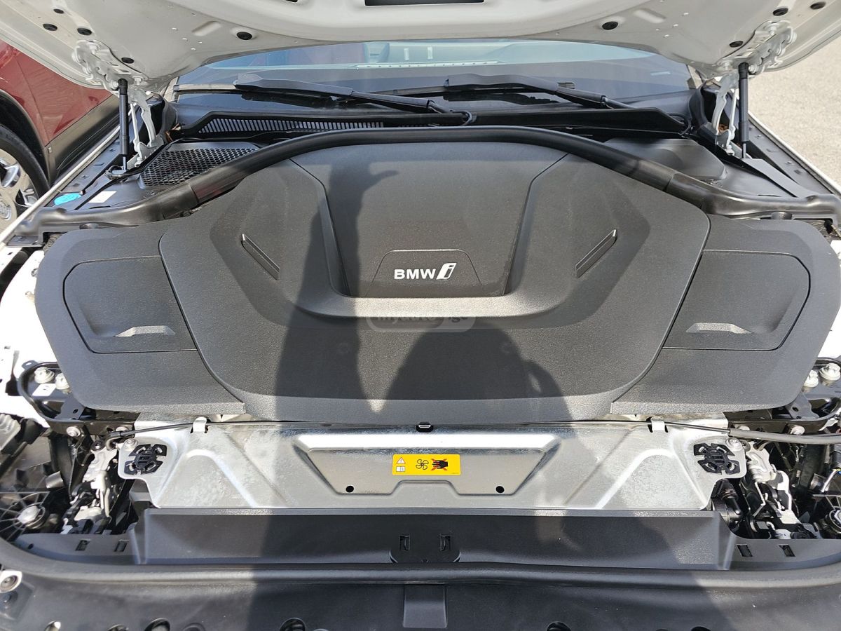 BMW i4 - фото 10