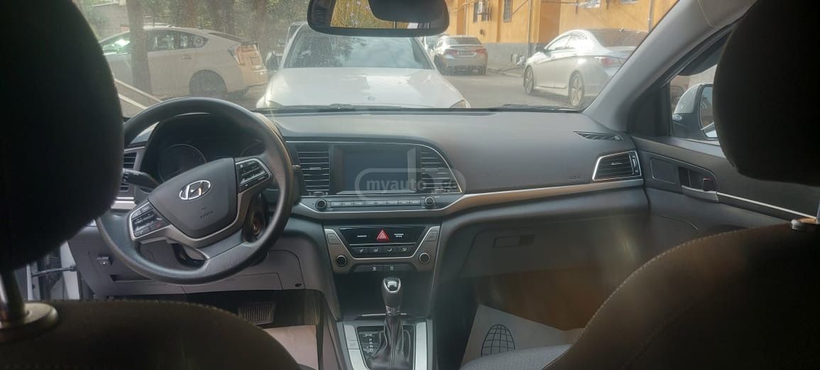Hyundai Elantra - фото 6