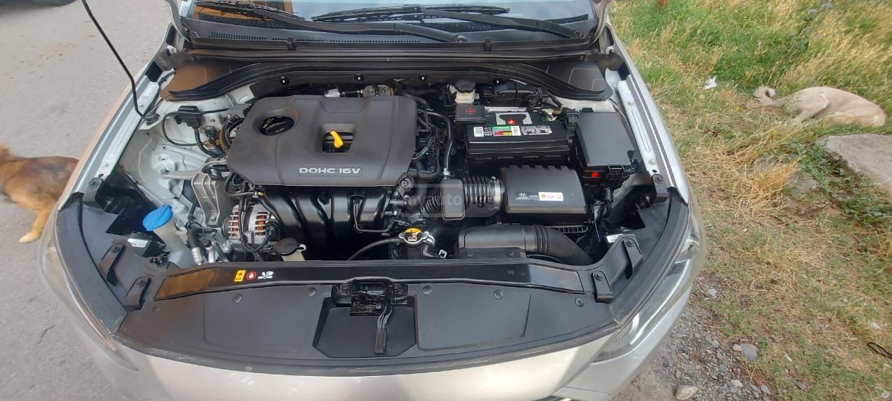 Hyundai Elantra - фото 7