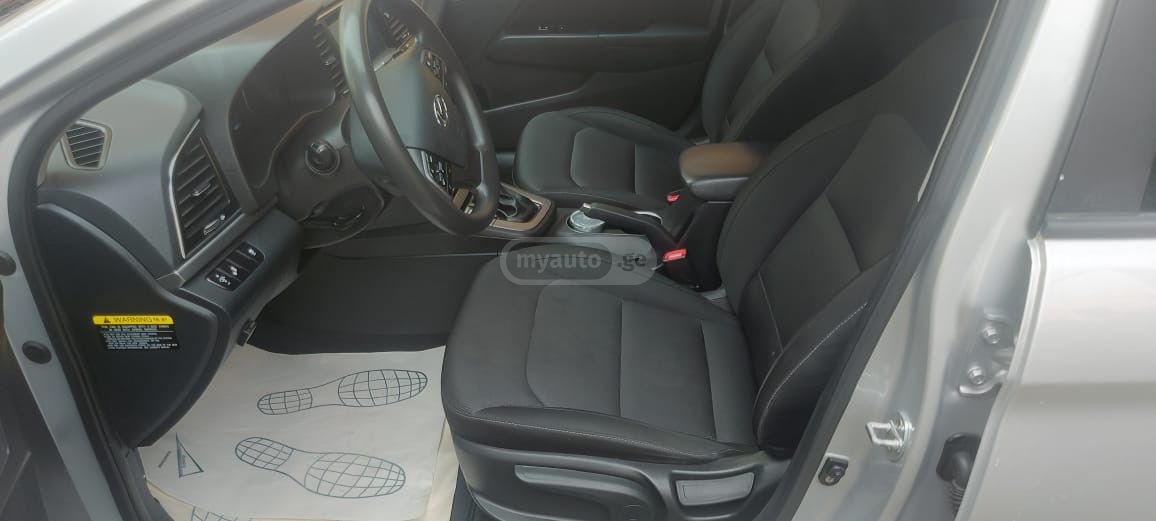 Hyundai Elantra - фото 9