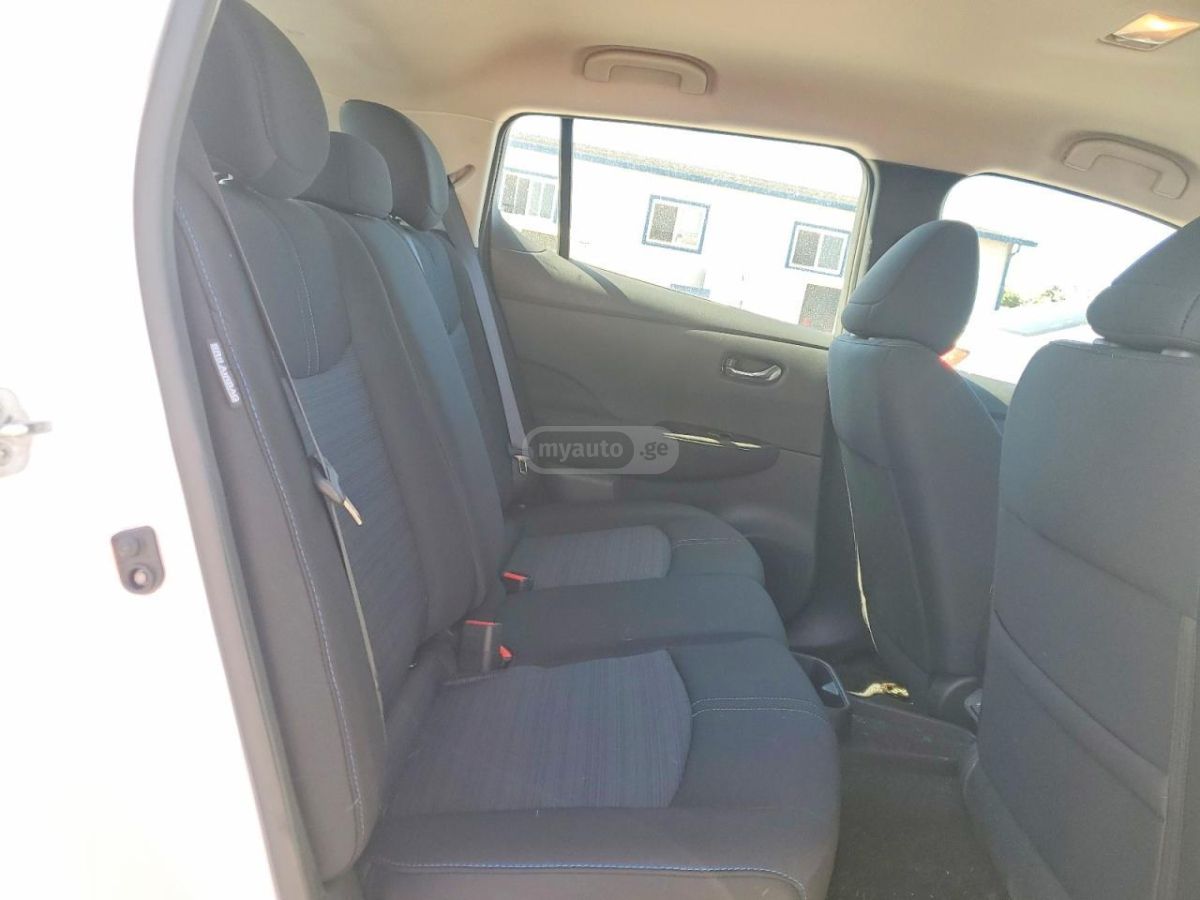 Nissan Leaf 2025 — миниатюра 10