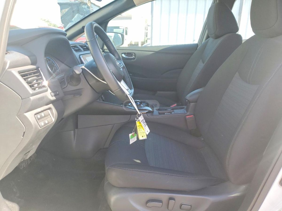 Nissan Leaf 2025 — миниатюра 7