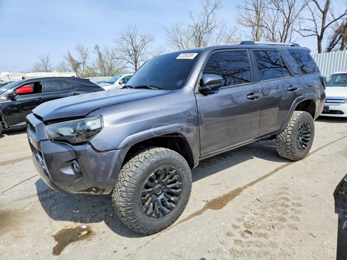 Toyota 4 Runner - фото 1