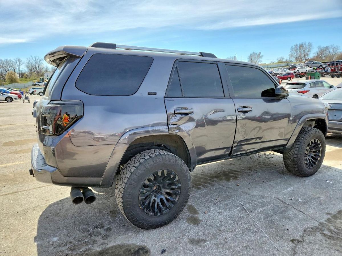 Toyota 4 Runner - фото 3