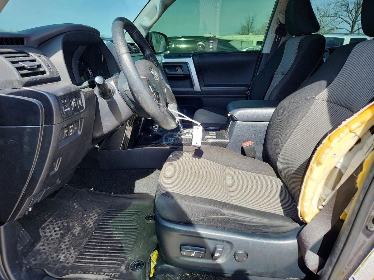 Toyota 4 Runner - фото 7