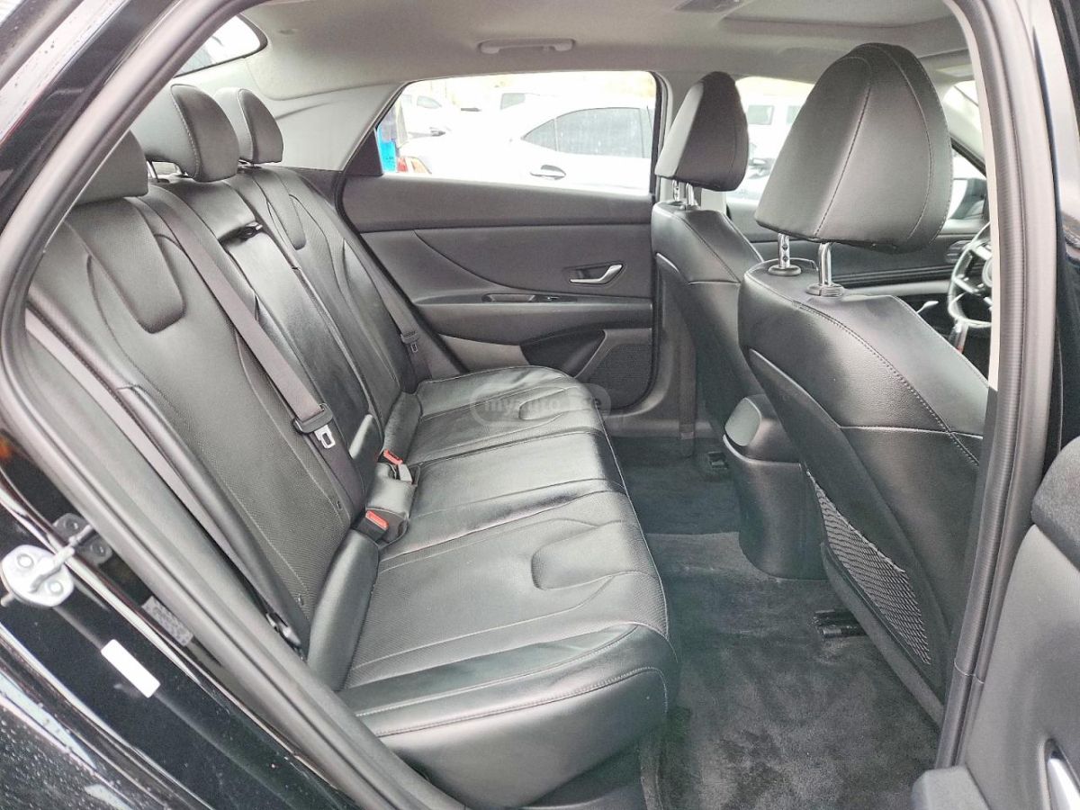 Hyundai Elantra - фото 10