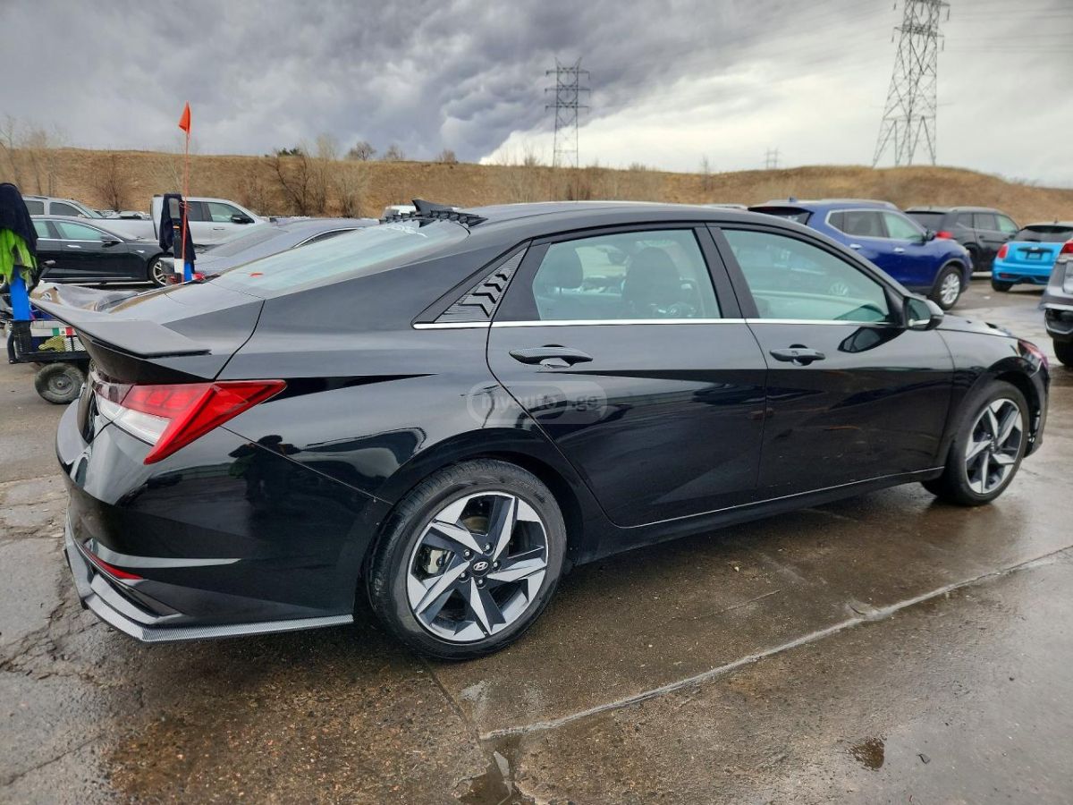 Hyundai Elantra - фото 3