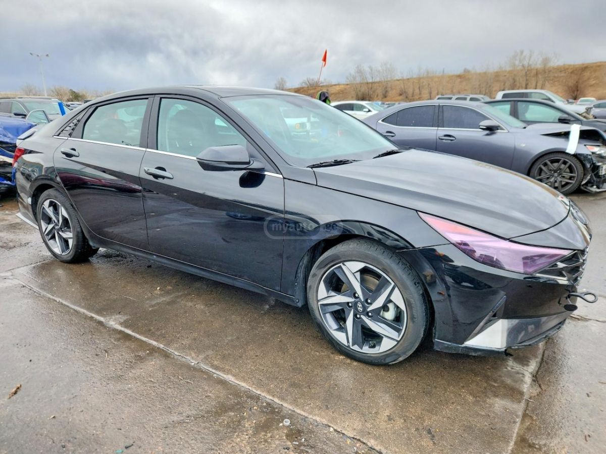 Hyundai Elantra - фото 4