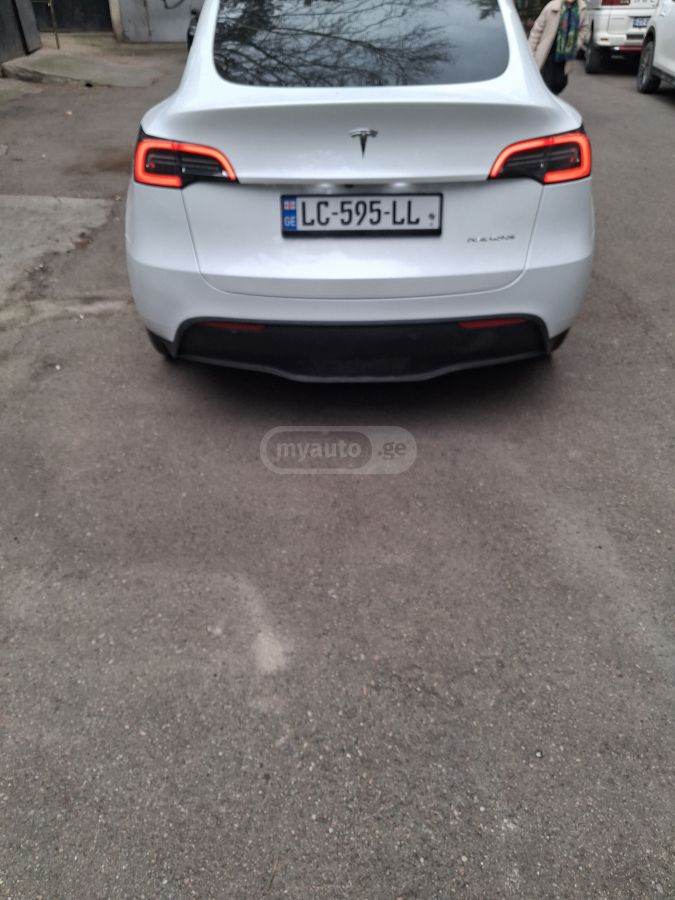 Tesla Model Y - фото 3