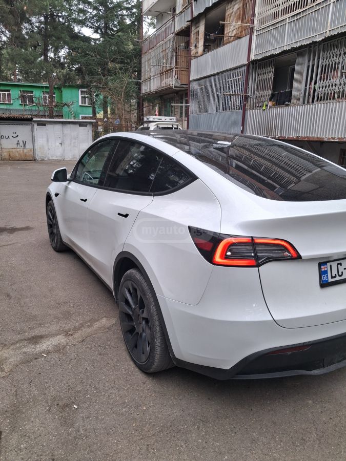 Tesla Model Y - фото 5