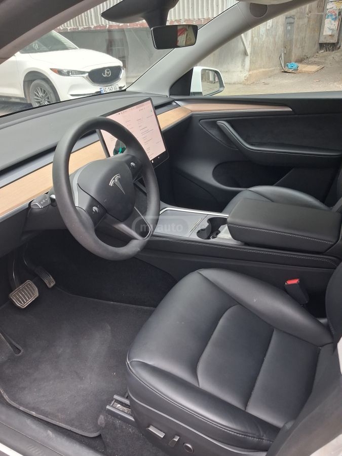 Tesla Model Y - фото 6