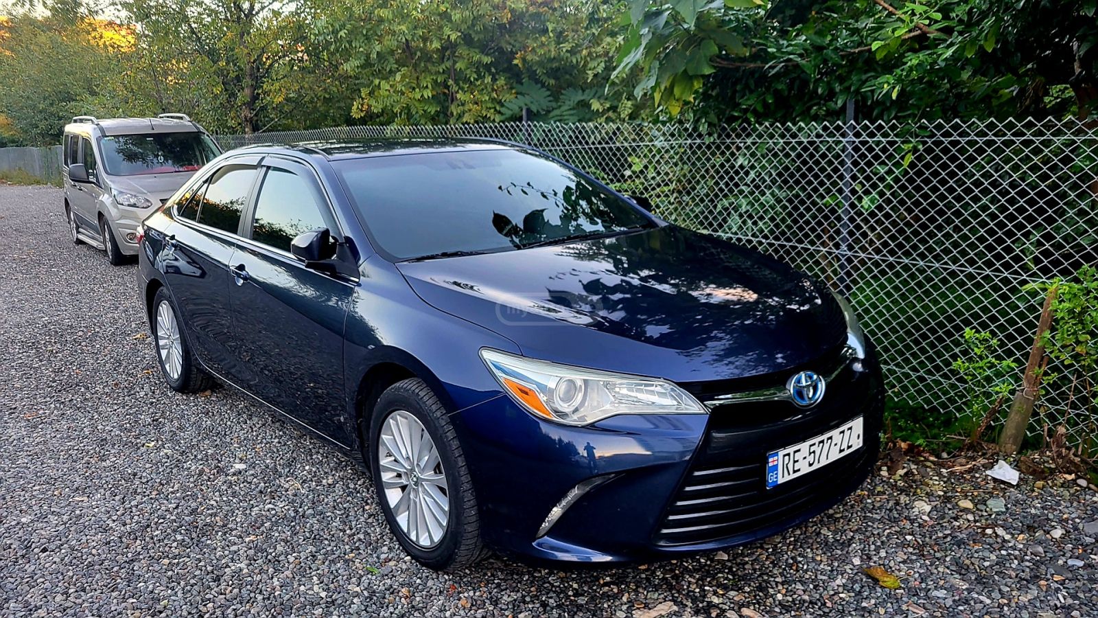 Toyota Camry - фото 1